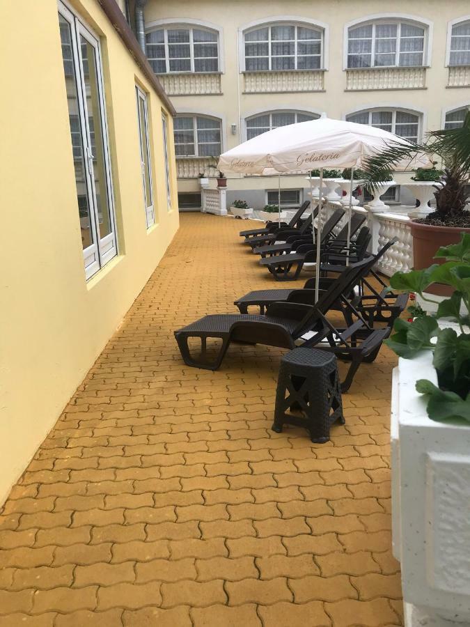 Hotel Korona ไฮจ์ดุสโซบอสโล ภายนอก รูปภาพ