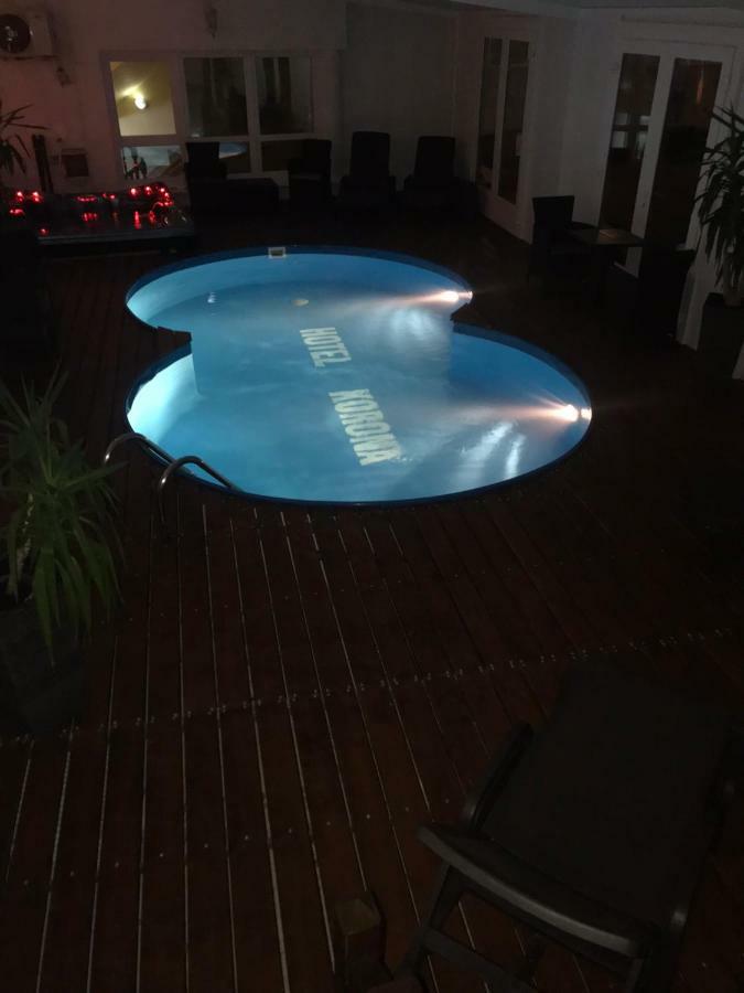 Hotel Korona ไฮจ์ดุสโซบอสโล ภายนอก รูปภาพ